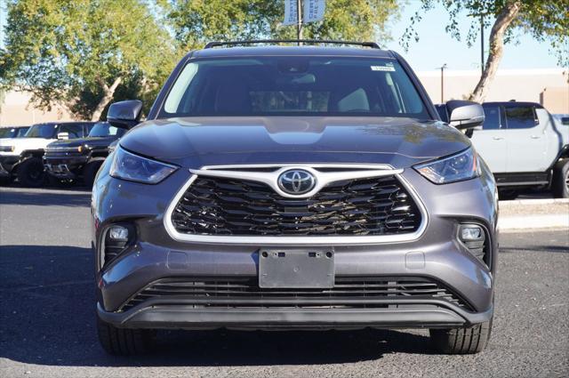 used 2022 Toyota Highlander car, priced at $27,988