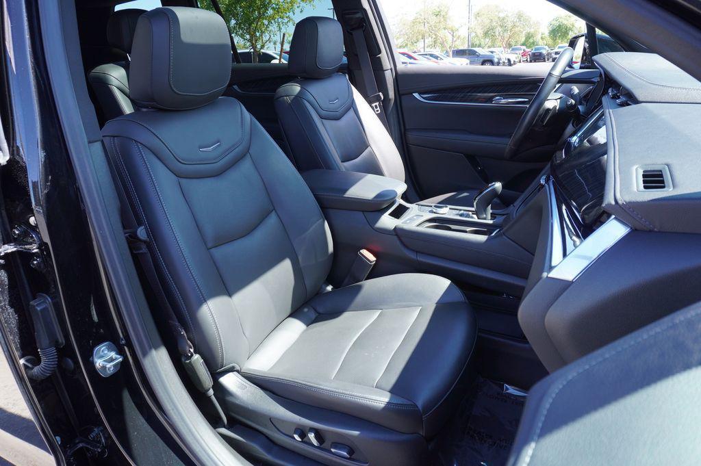 used 2025 Cadillac XT6 car, priced at $42,767
