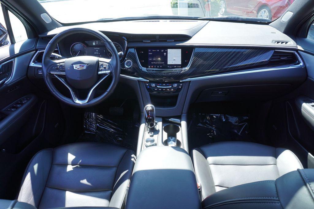 used 2025 Cadillac XT6 car, priced at $42,767