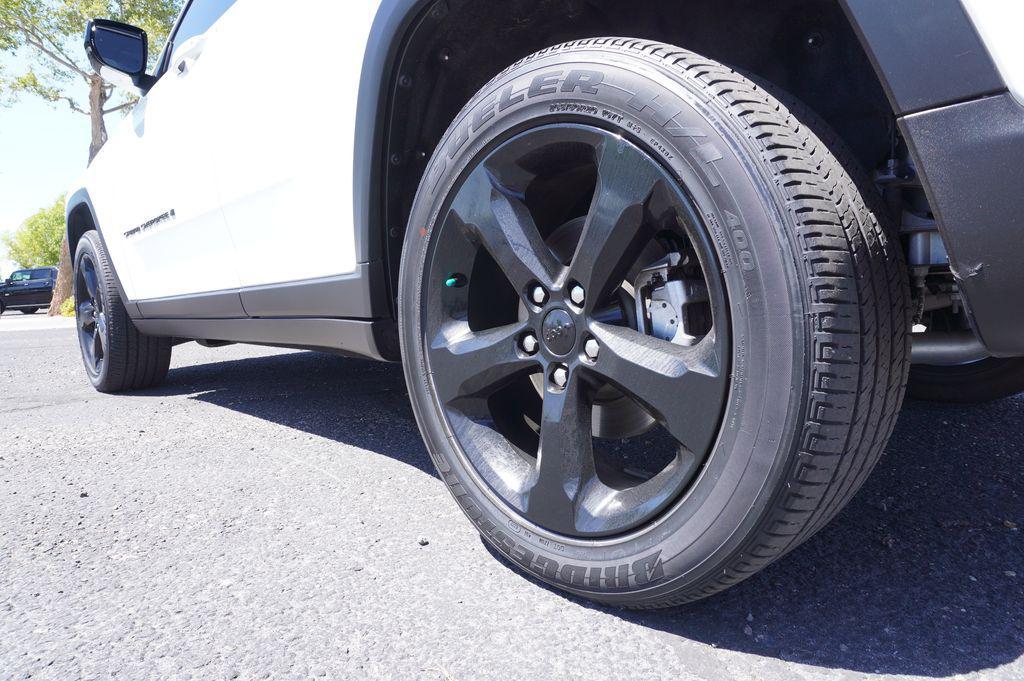 used 2023 Jeep Grand Cherokee car, priced at $29,327
