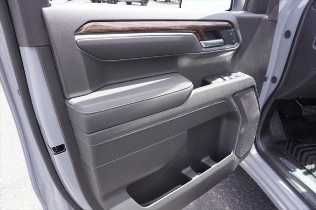 new 2025 GMC Sierra 1500 car, priced at $42,840