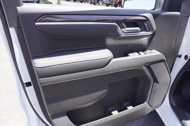 new 2025 GMC Sierra 1500 car, priced at $45,951