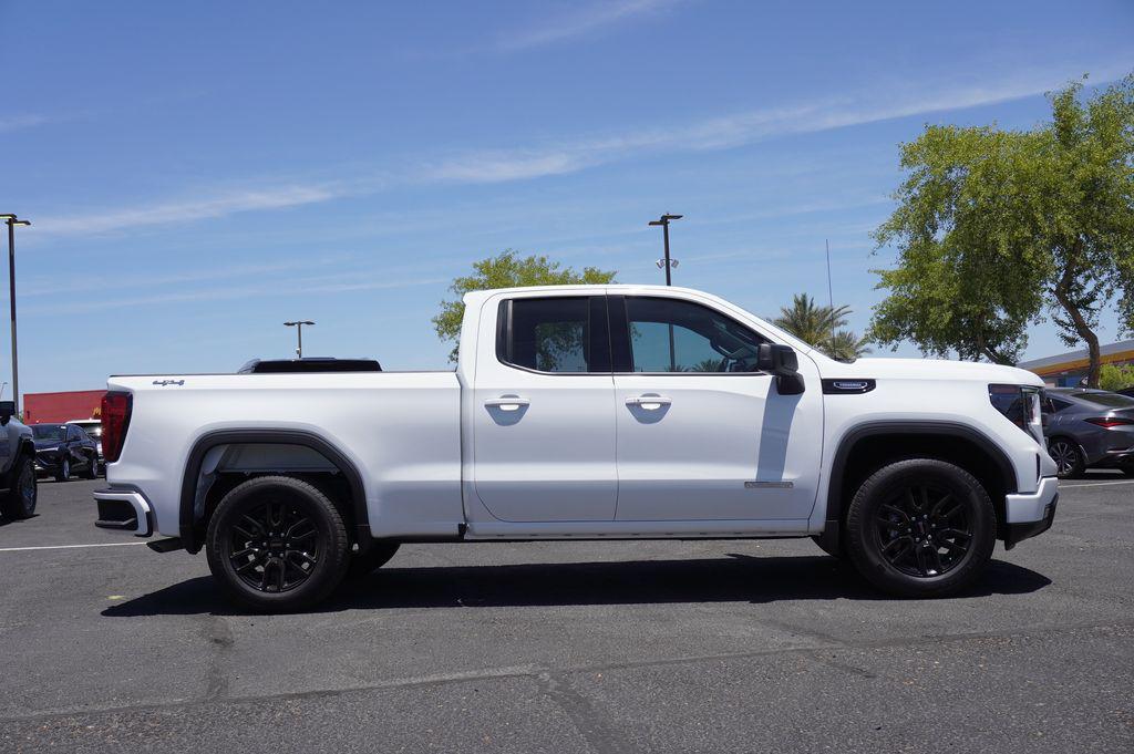 new 2025 GMC Sierra 1500 car, priced at $43,795
