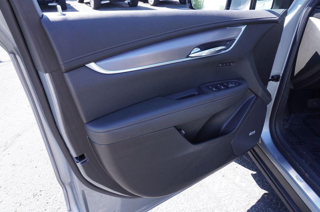 used 2024 Cadillac XT6 car, priced at $36,765
