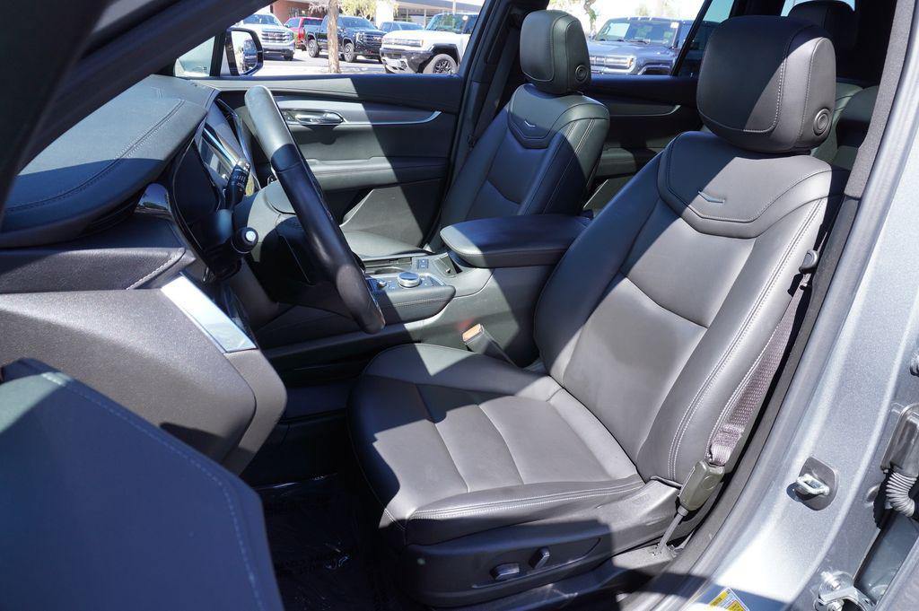 used 2024 Cadillac XT6 car, priced at $36,765