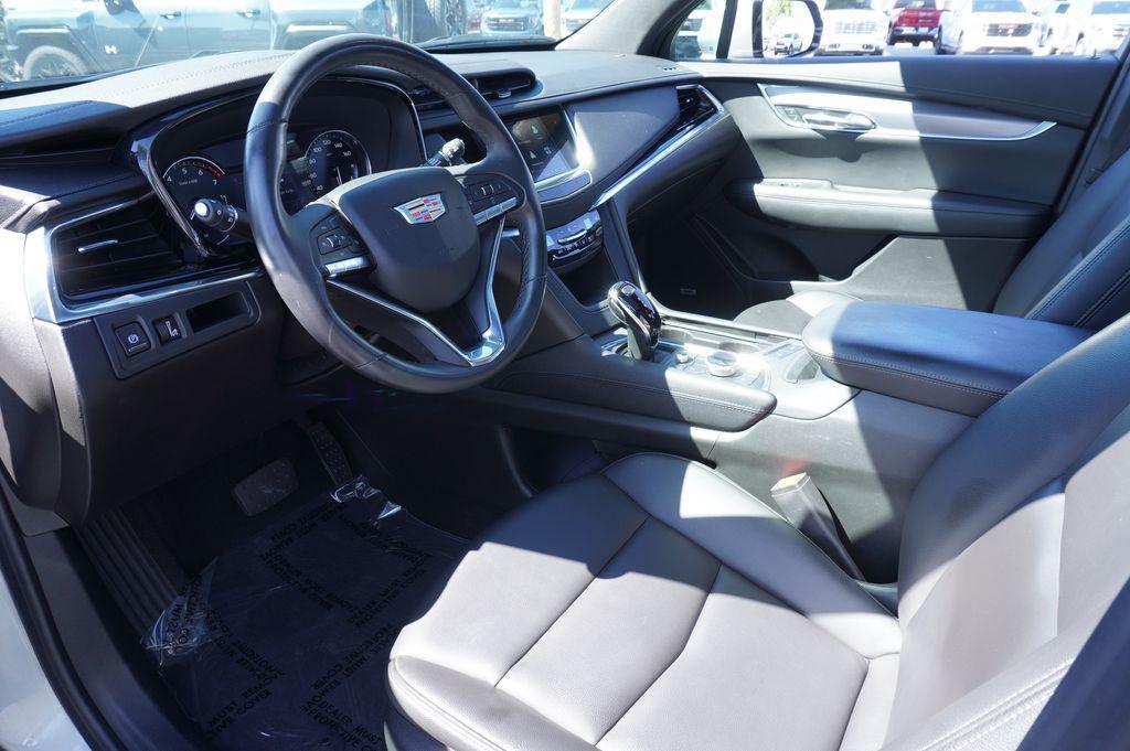 used 2024 Cadillac XT6 car, priced at $36,765