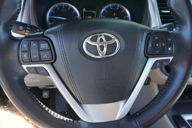 used 2019 Toyota Highlander car, priced at $21,999