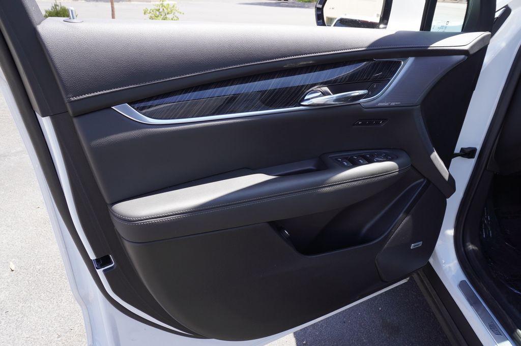 new 2024 Cadillac XT6 car, priced at $56,465