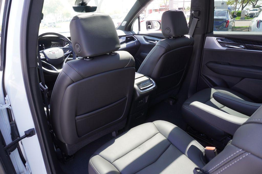 new 2024 Cadillac XT6 car, priced at $56,465