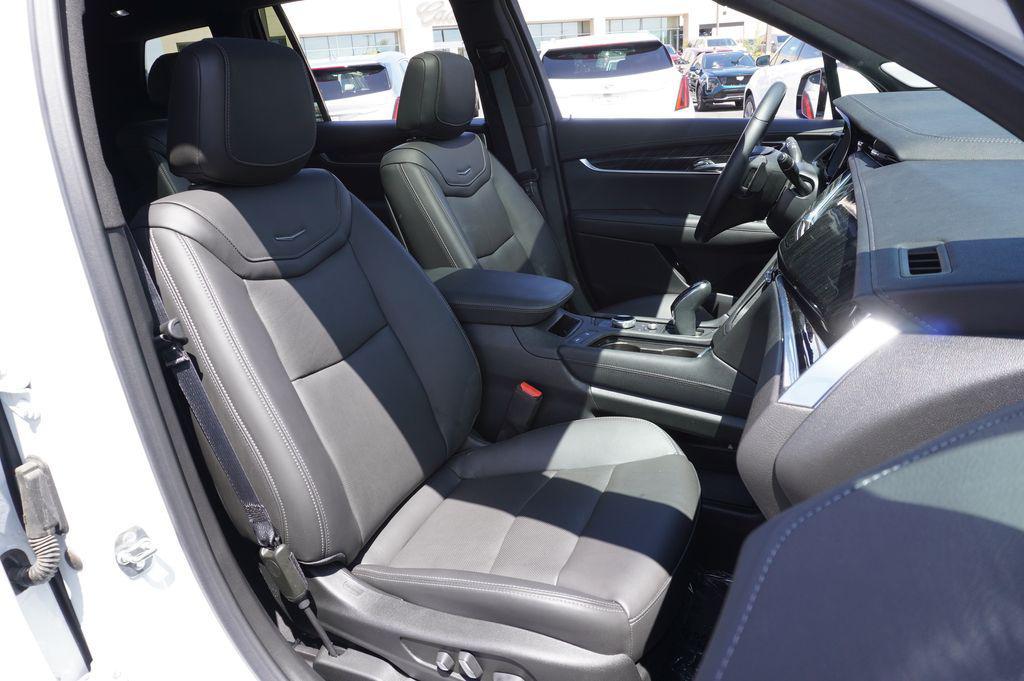 new 2024 Cadillac XT6 car, priced at $56,465