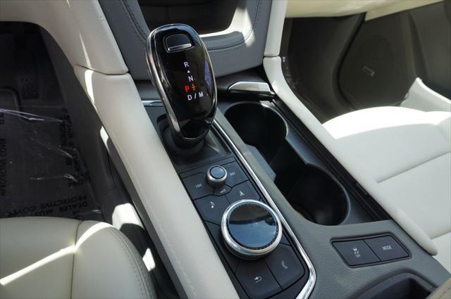 used 2022 Cadillac XT5 car, priced at $32,017
