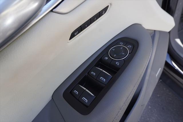 used 2022 Cadillac XT5 car, priced at $32,017