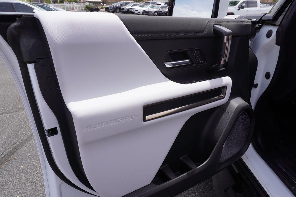 new 2025 GMC HUMMER EV SUV car, priced at $89,695