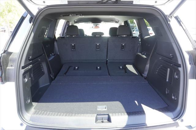 new 2025 GMC Acadia car, priced at $44,645