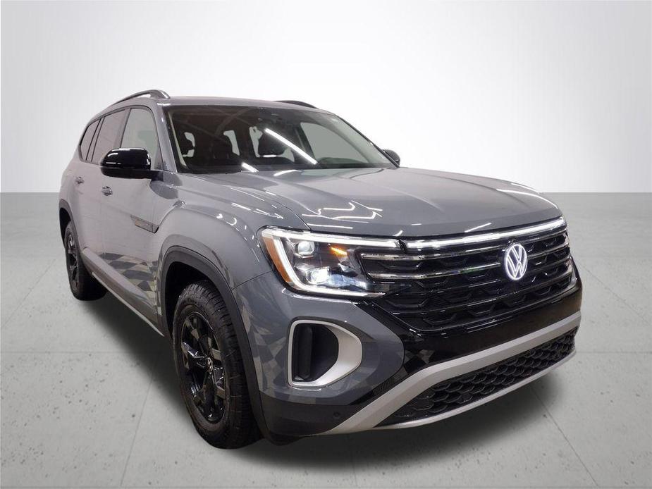 new 2025 Volkswagen Atlas car, priced at $47,576