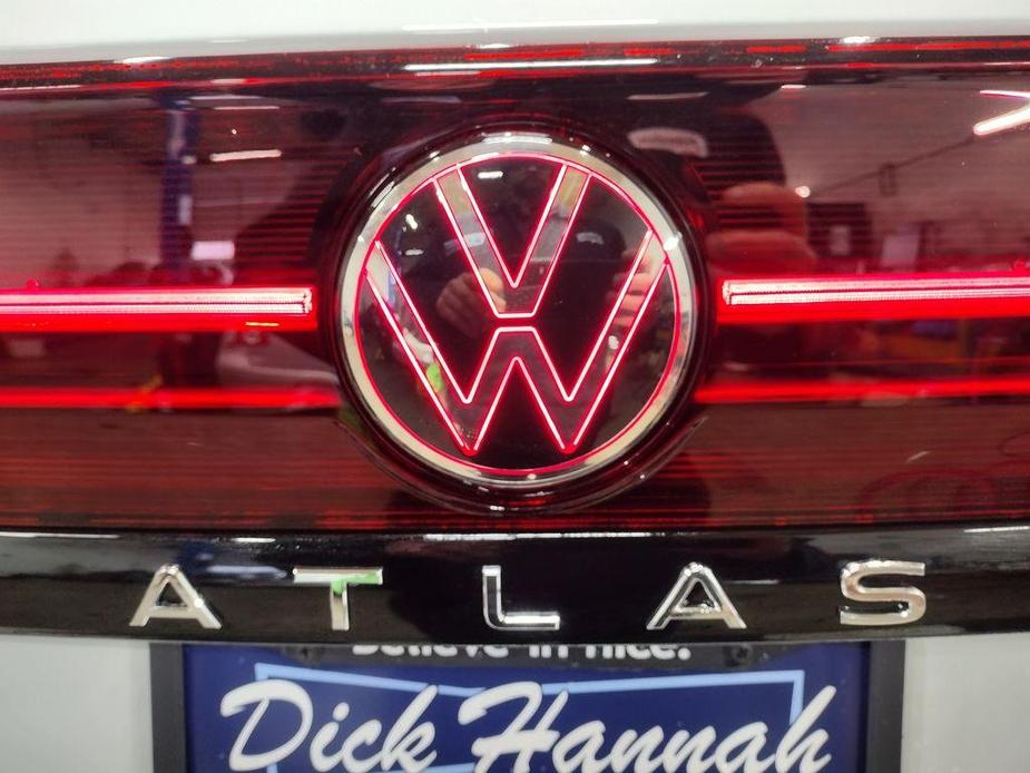 new 2025 Volkswagen Atlas car, priced at $48,046