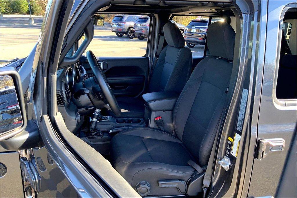 used 2022 Jeep Wrangler Unlimited car, priced at $33,330