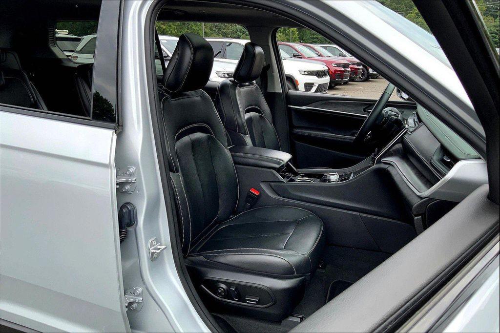 used 2022 Jeep Grand Cherokee L car, priced at $32,990