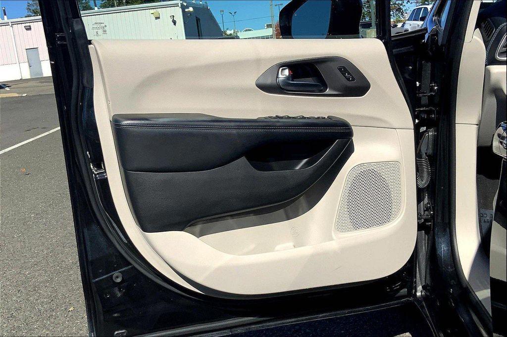 used 2021 Chrysler Pacifica car, priced at $31,990