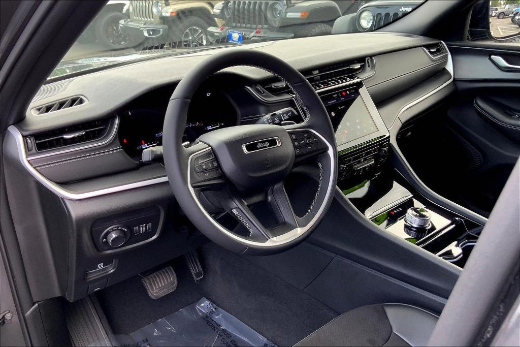 used 2023 Jeep Grand Cherokee car, priced at $34,490