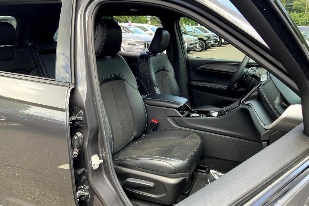 used 2023 Jeep Grand Cherokee car, priced at $34,490