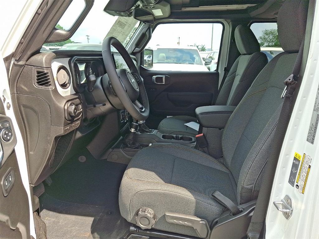 new 2025 Jeep Wrangler car, priced at $47,954