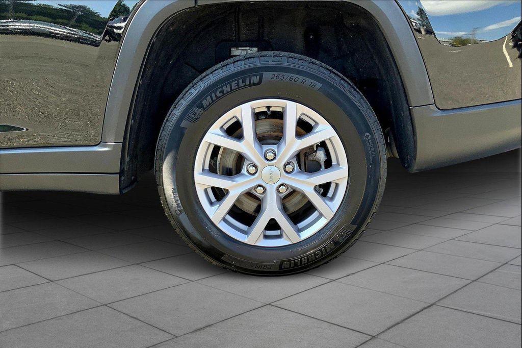 used 2022 Jeep Grand Cherokee L car, priced at $29,490