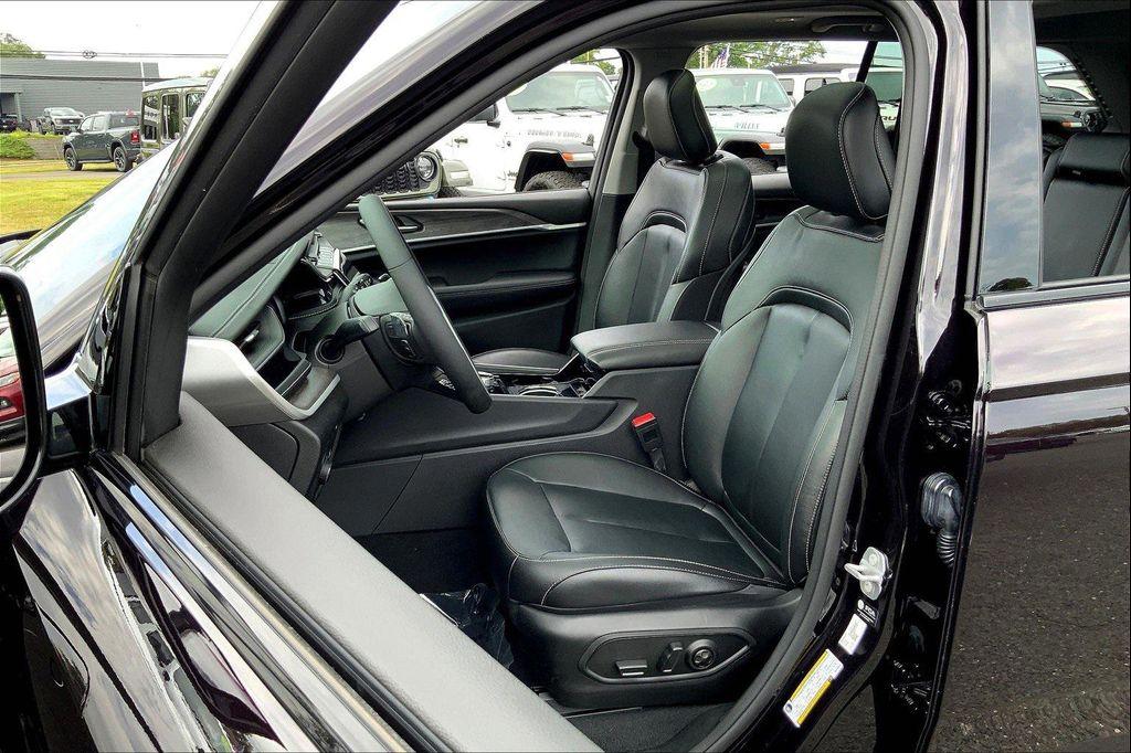 used 2022 Jeep Grand Cherokee 4xe car, priced at $34,990