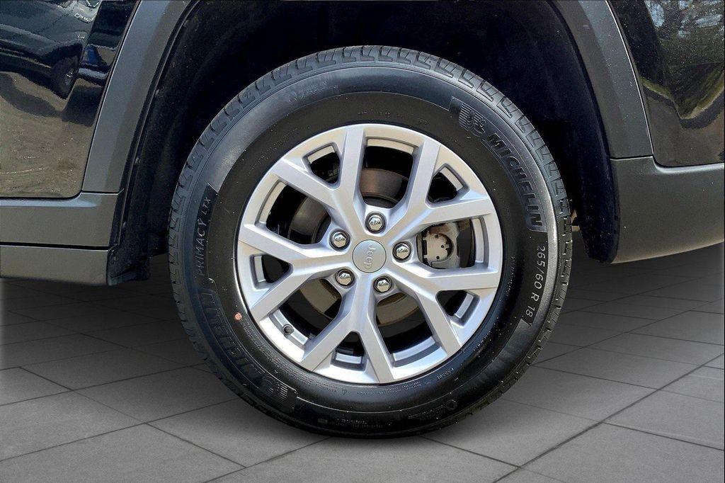 used 2022 Jeep Grand Cherokee car, priced at $29,990