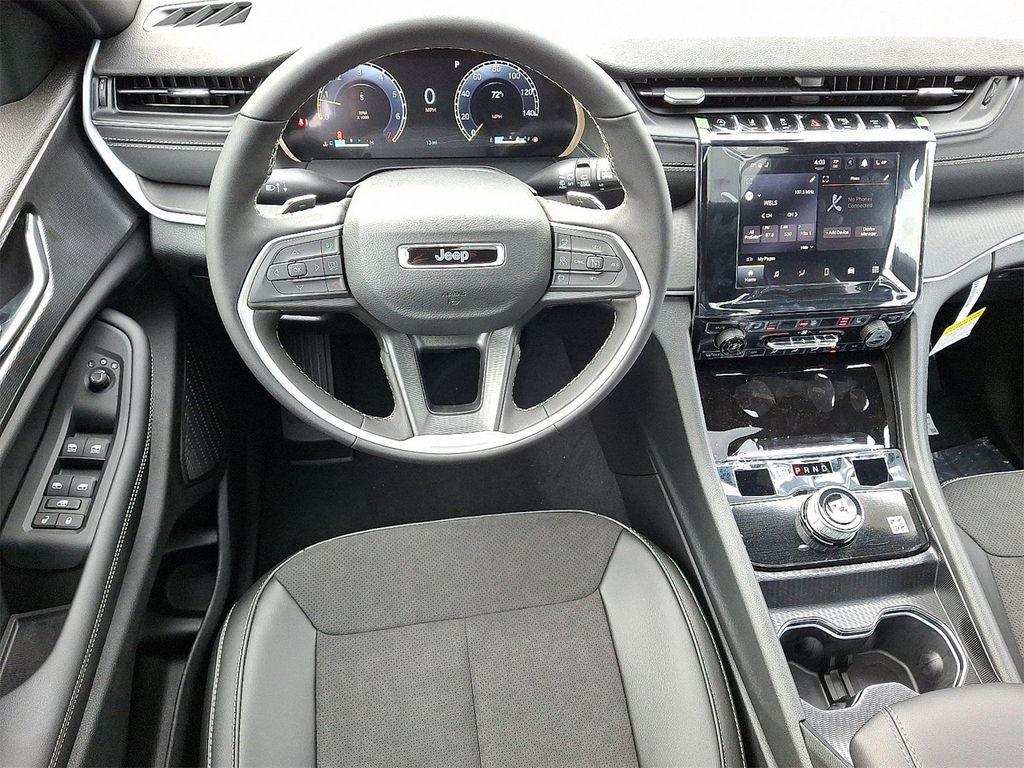 new 2025 Jeep Grand Cherokee car, priced at $44,158