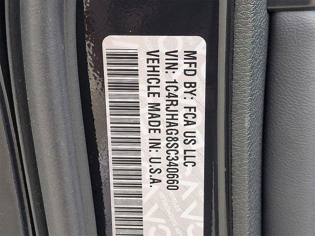 new 2025 Jeep Grand Cherokee car, priced at $44,158