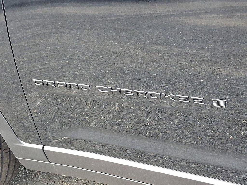 new 2025 Jeep Grand Cherokee car, priced at $44,158