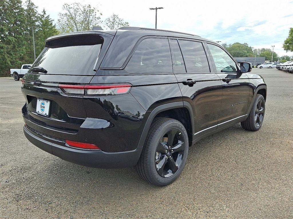 new 2025 Jeep Grand Cherokee car, priced at $44,158