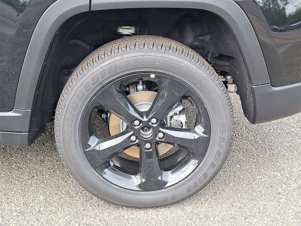 new 2025 Jeep Grand Cherokee car, priced at $44,158