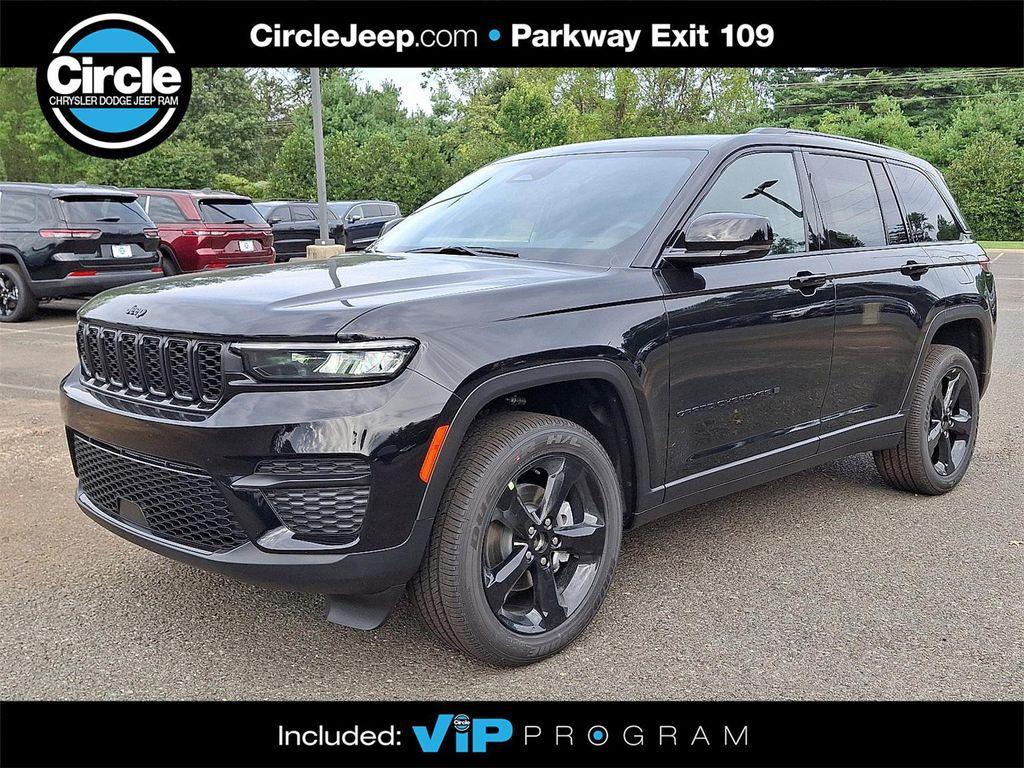 new 2025 Jeep Grand Cherokee car, priced at $44,158