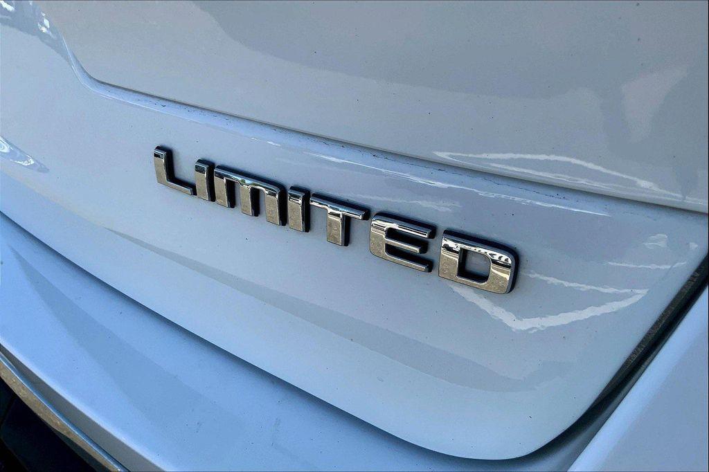 used 2021 Jeep Grand Cherokee L car, priced at $30,790