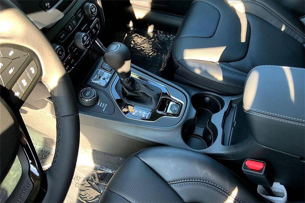 new 2023 Jeep Cherokee car, priced at $45,320