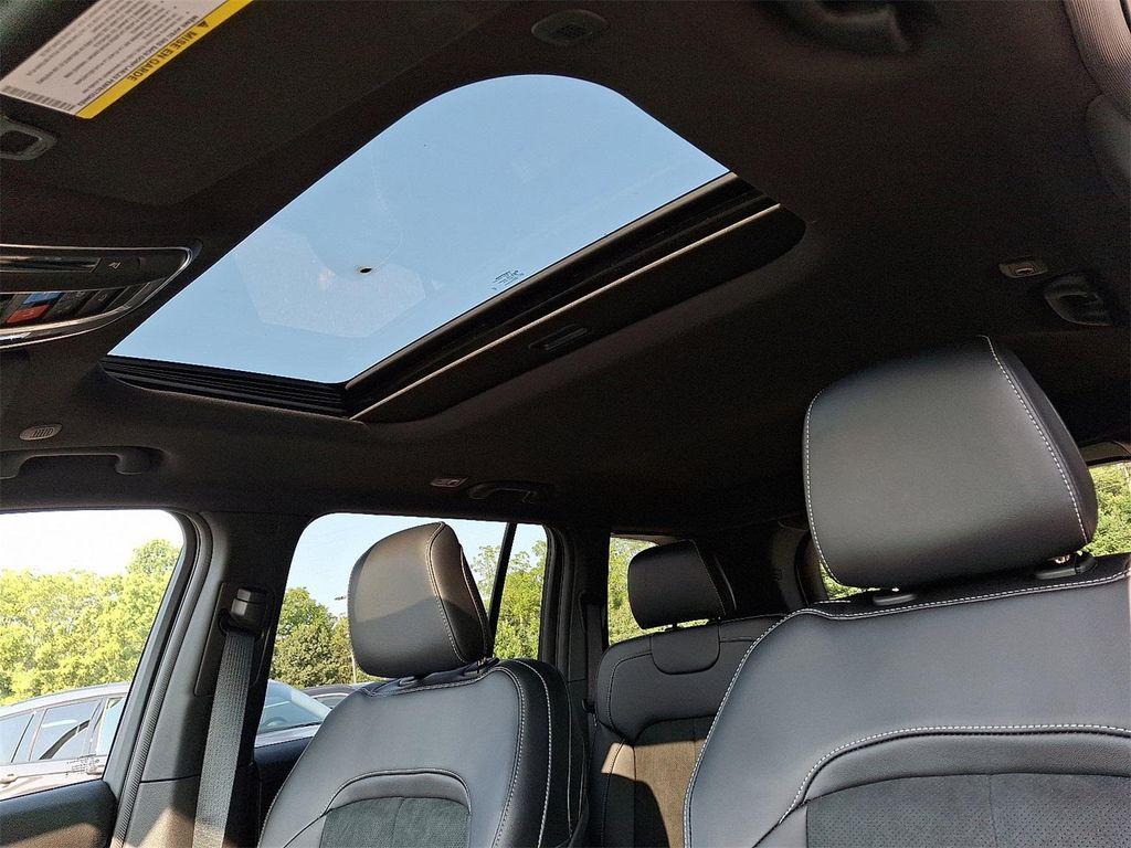 new 2025 Jeep Grand Cherokee car, priced at $43,599