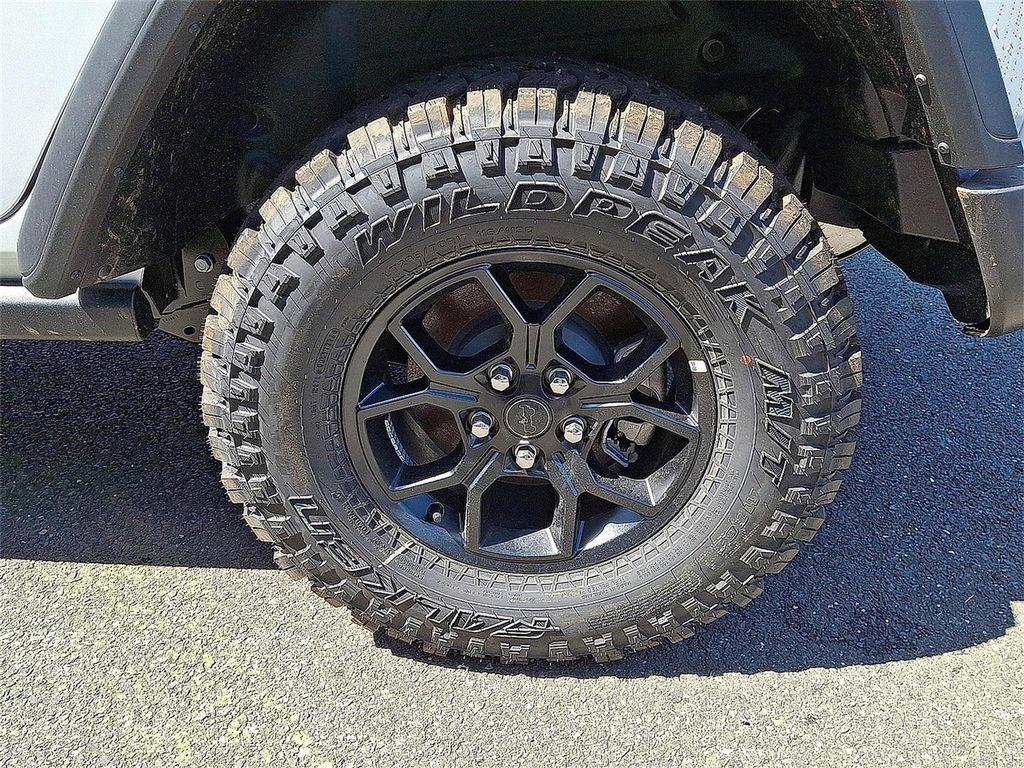 new 2025 Jeep Wrangler car, priced at $51,990