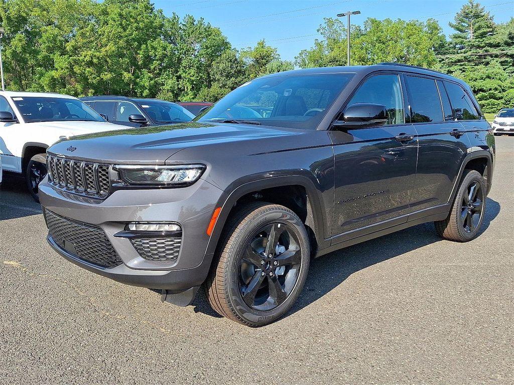 new 2025 Jeep Grand Cherokee car, priced at $48,256