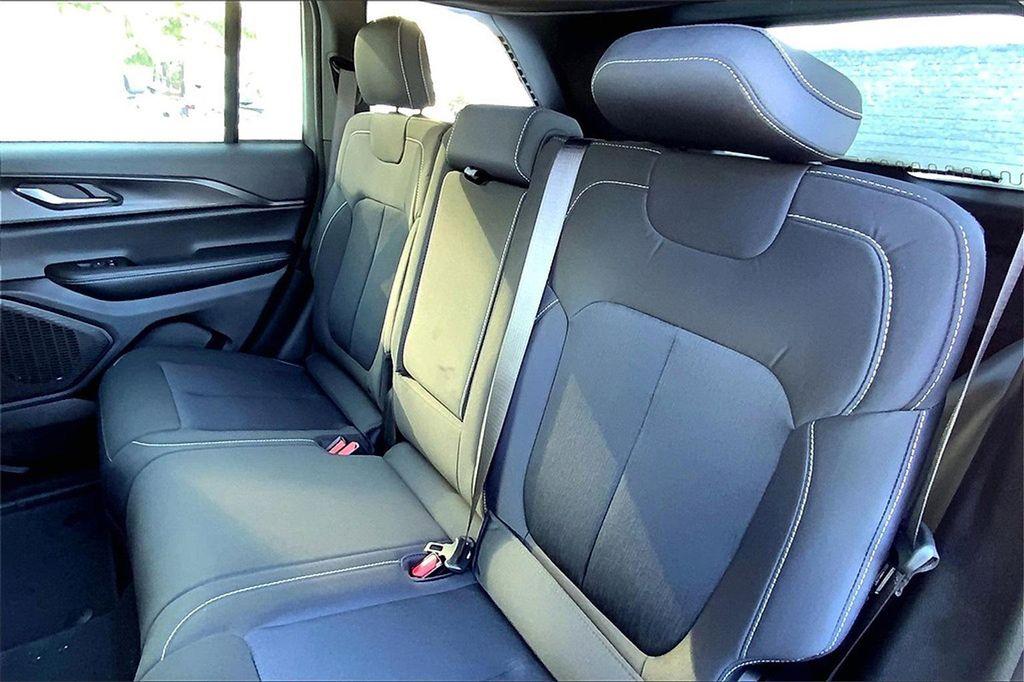 new 2024 Jeep Grand Cherokee car, priced at $41,830