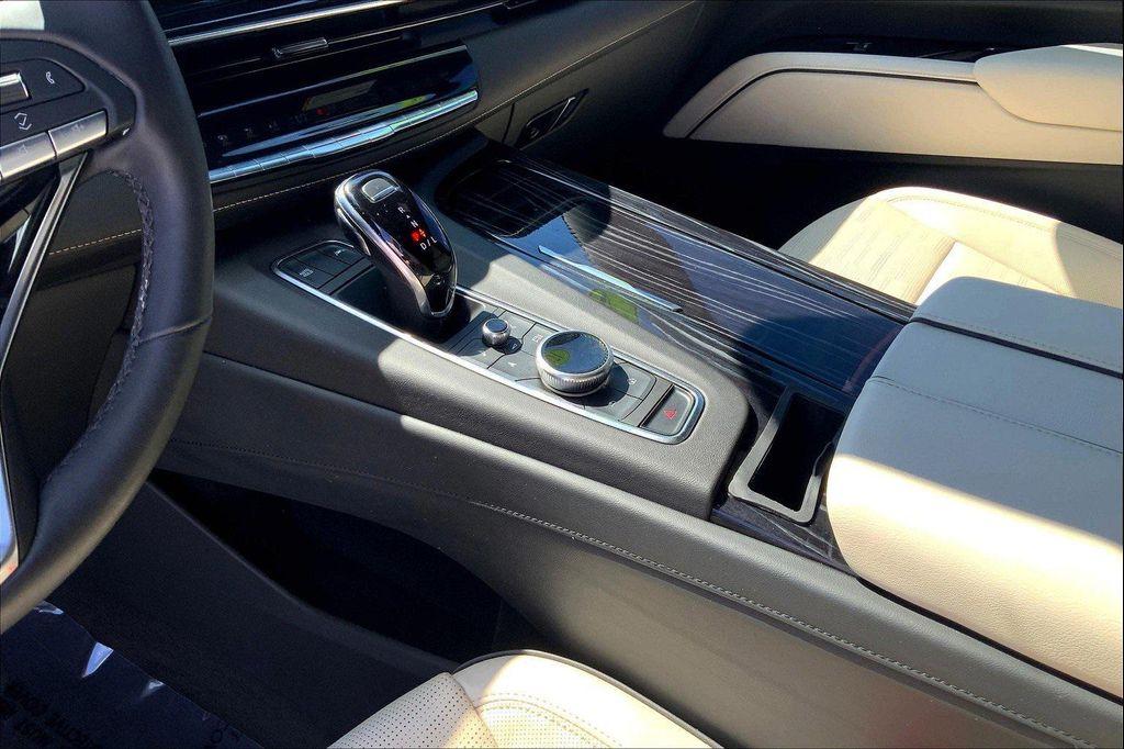 used 2021 Cadillac Escalade ESV car, priced at $63,990