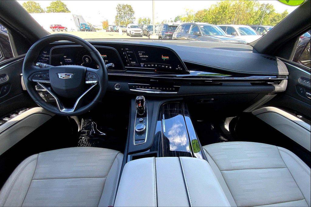 used 2021 Cadillac Escalade ESV car, priced at $63,990