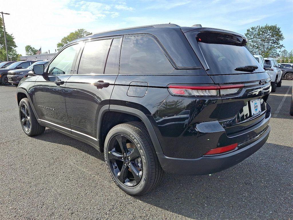 new 2025 Jeep Grand Cherokee car, priced at $44,158