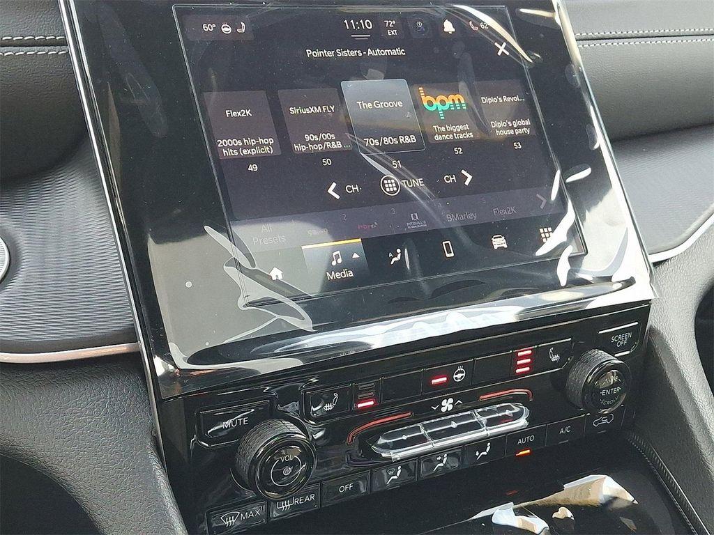 new 2025 Jeep Grand Cherokee car, priced at $44,158