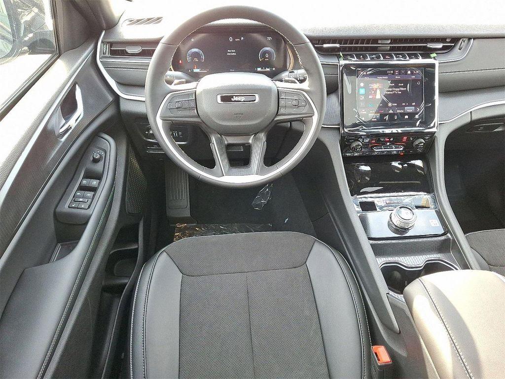 new 2025 Jeep Grand Cherokee car, priced at $44,158