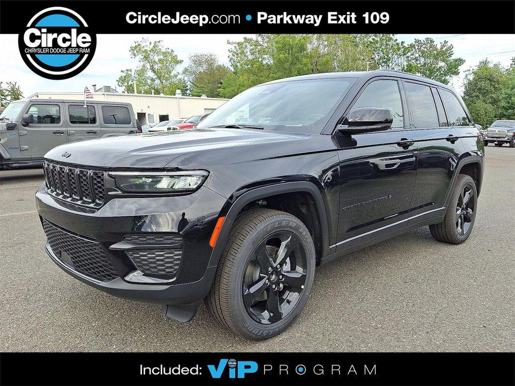 new 2025 Jeep Grand Cherokee car, priced at $44,158