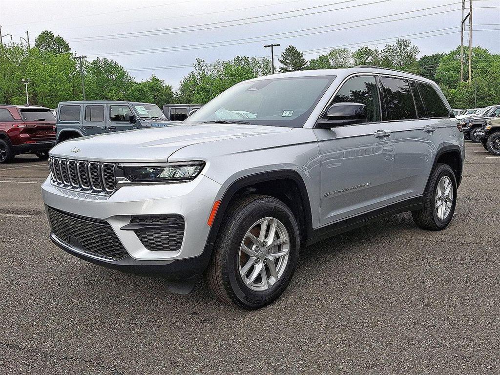 new 2025 Jeep Grand Cherokee car, priced at $39,082