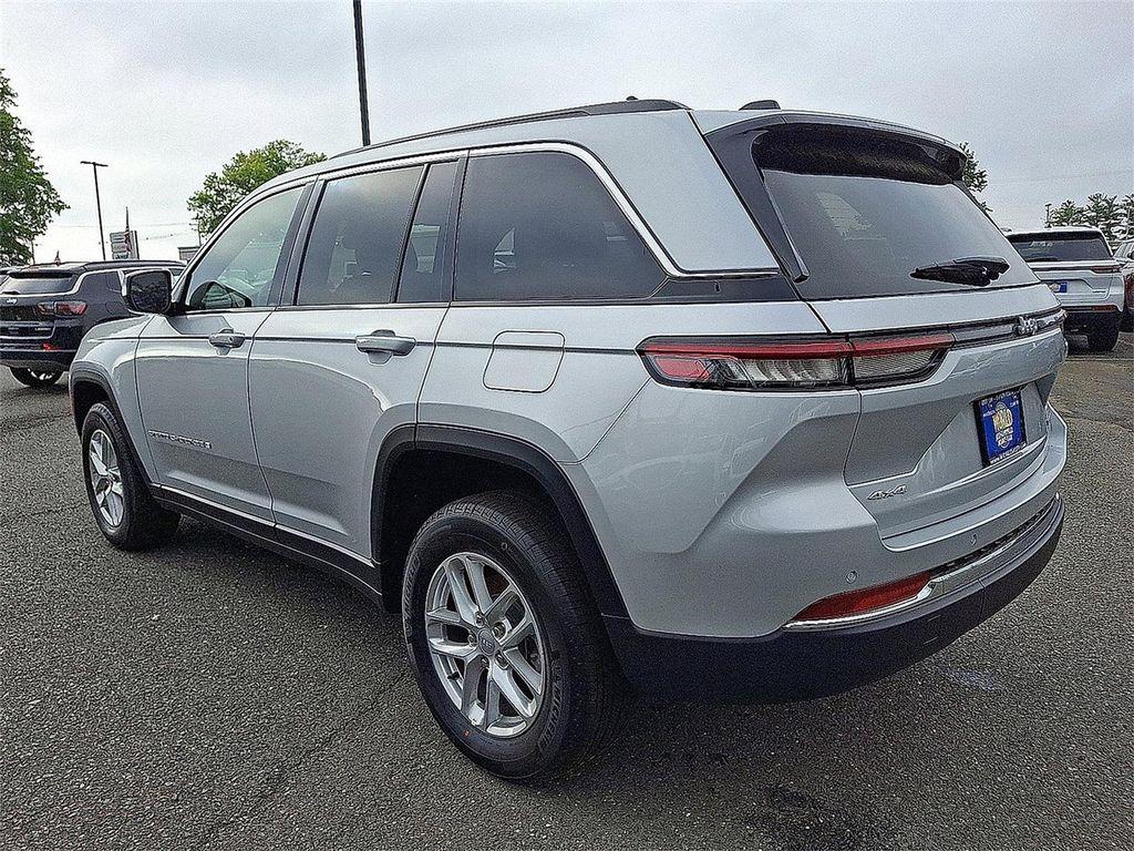 new 2025 Jeep Grand Cherokee car, priced at $40,401