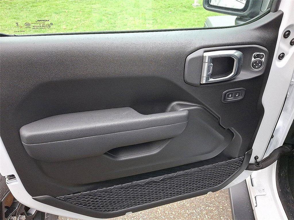 new 2025 Jeep Wrangler car, priced at $56,980